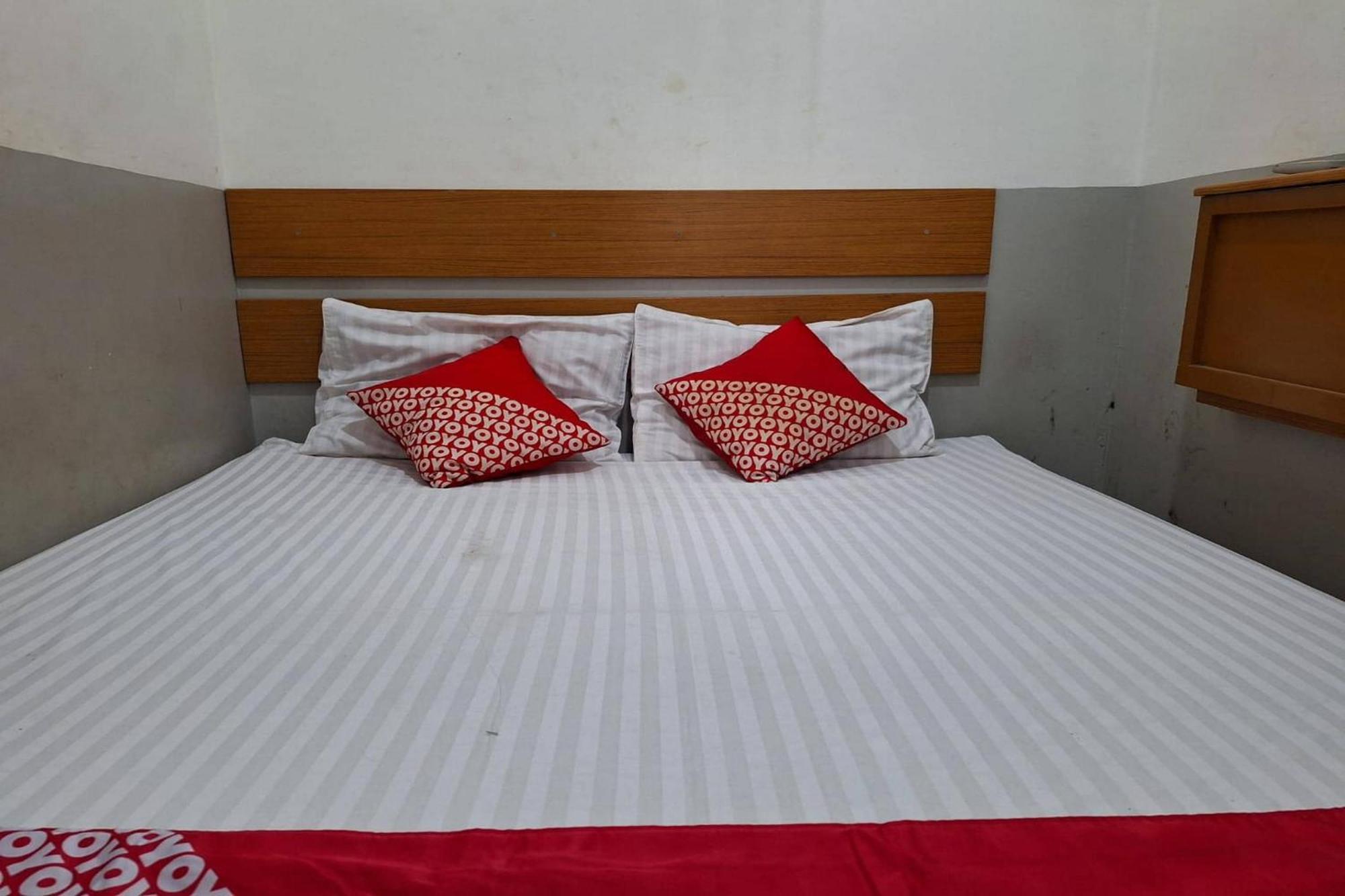 Oyo 93584 Rukotel South Tangerang Luaran gambar