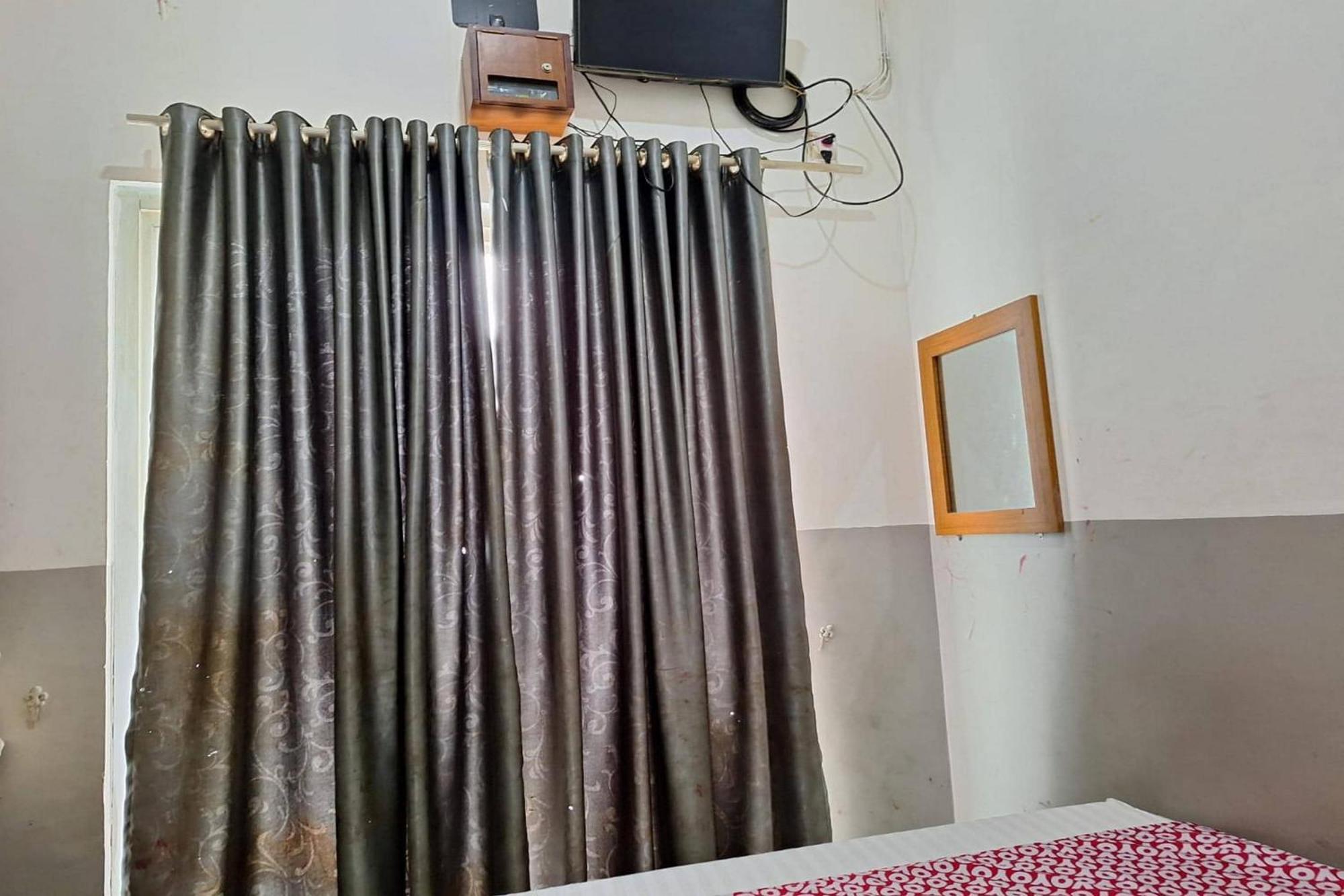 Oyo 93584 Rukotel South Tangerang Luaran gambar