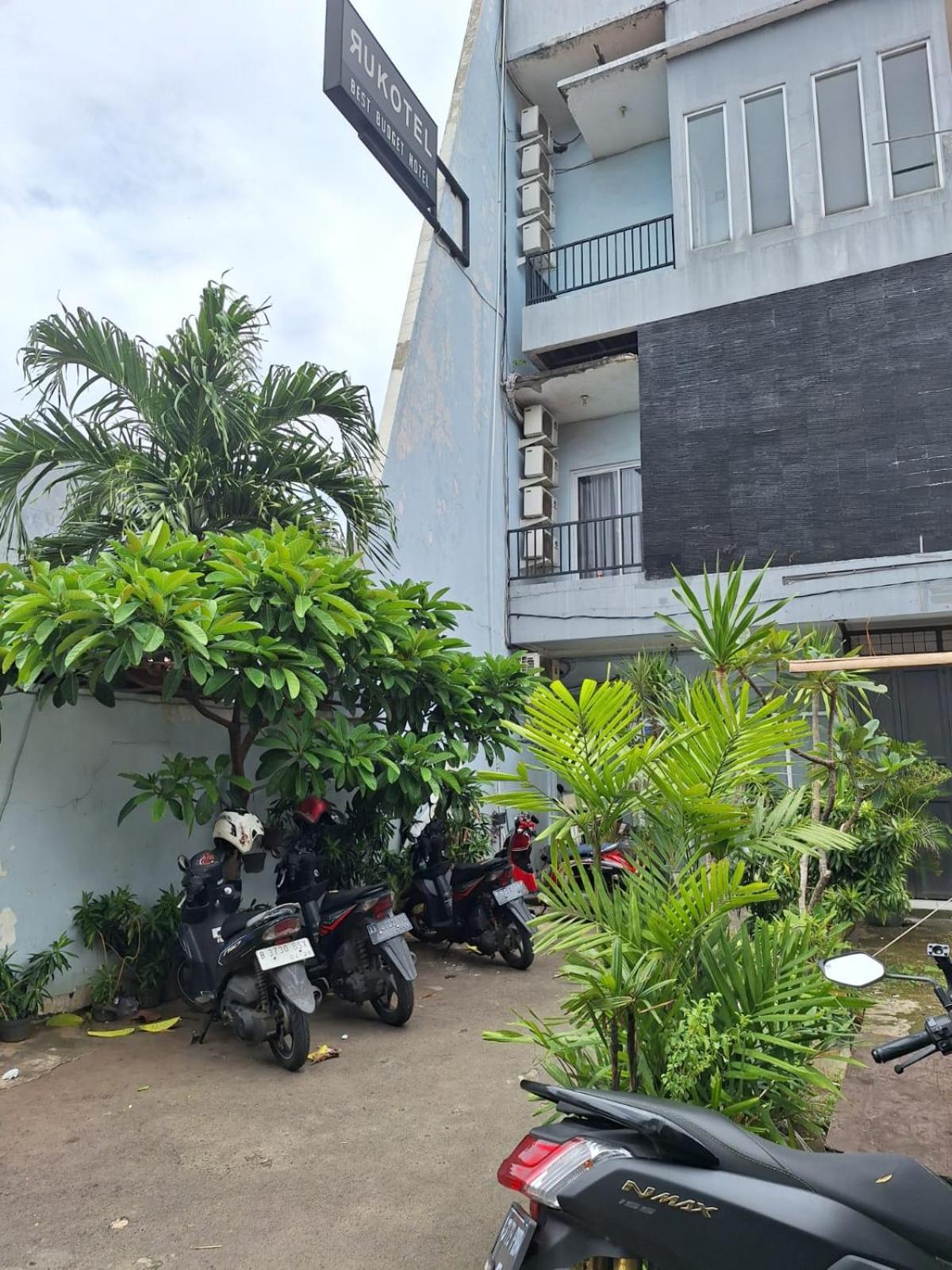 Oyo 93584 Rukotel South Tangerang Luaran gambar