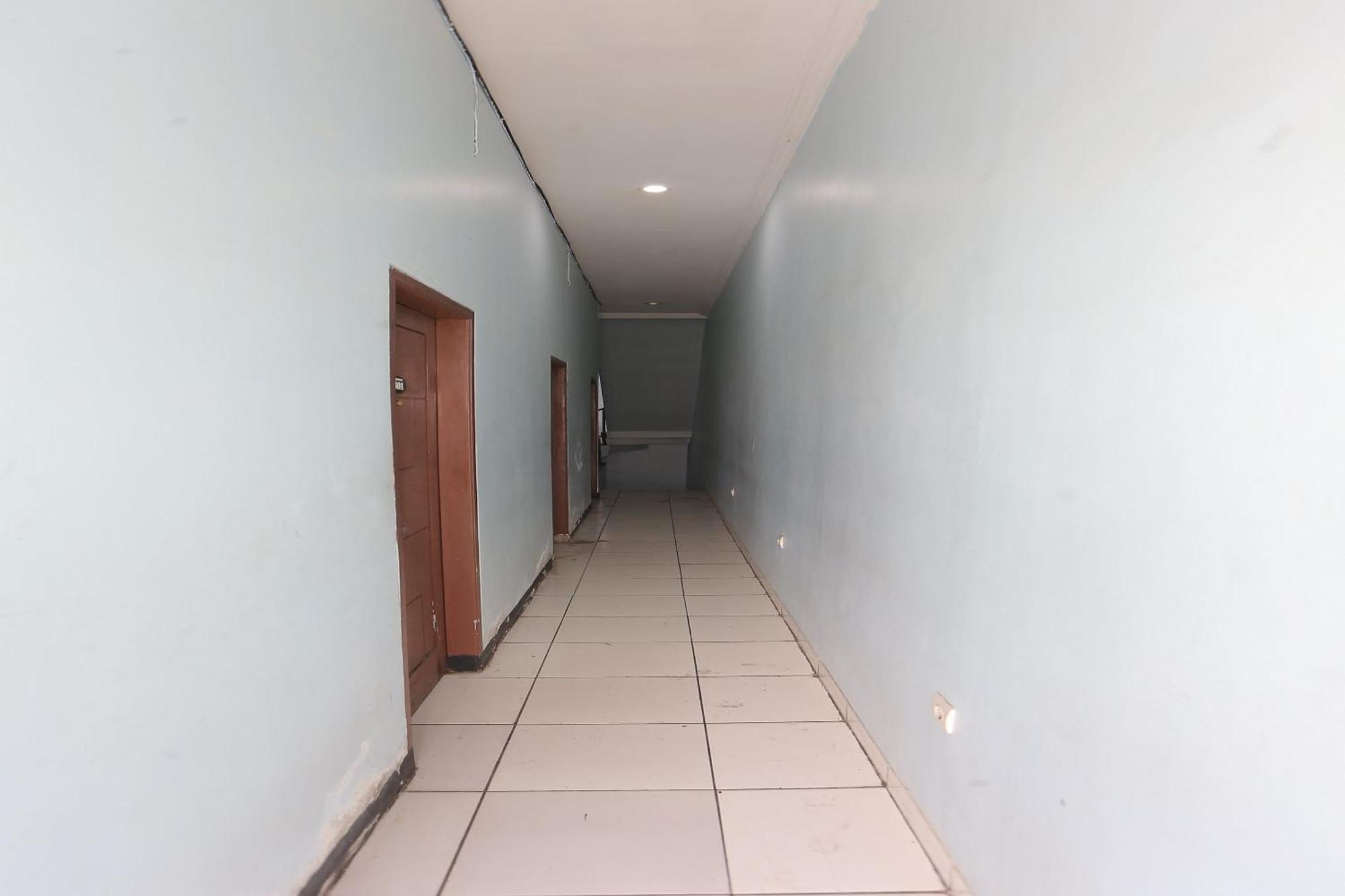 Oyo 93584 Rukotel South Tangerang Luaran gambar
