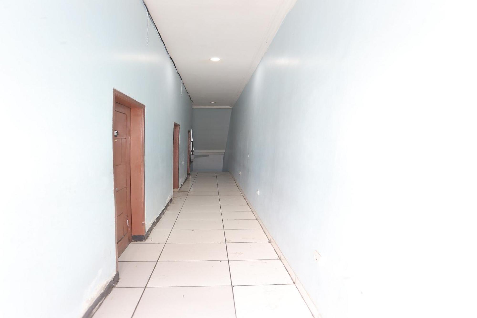 Oyo 93584 Rukotel South Tangerang Luaran gambar