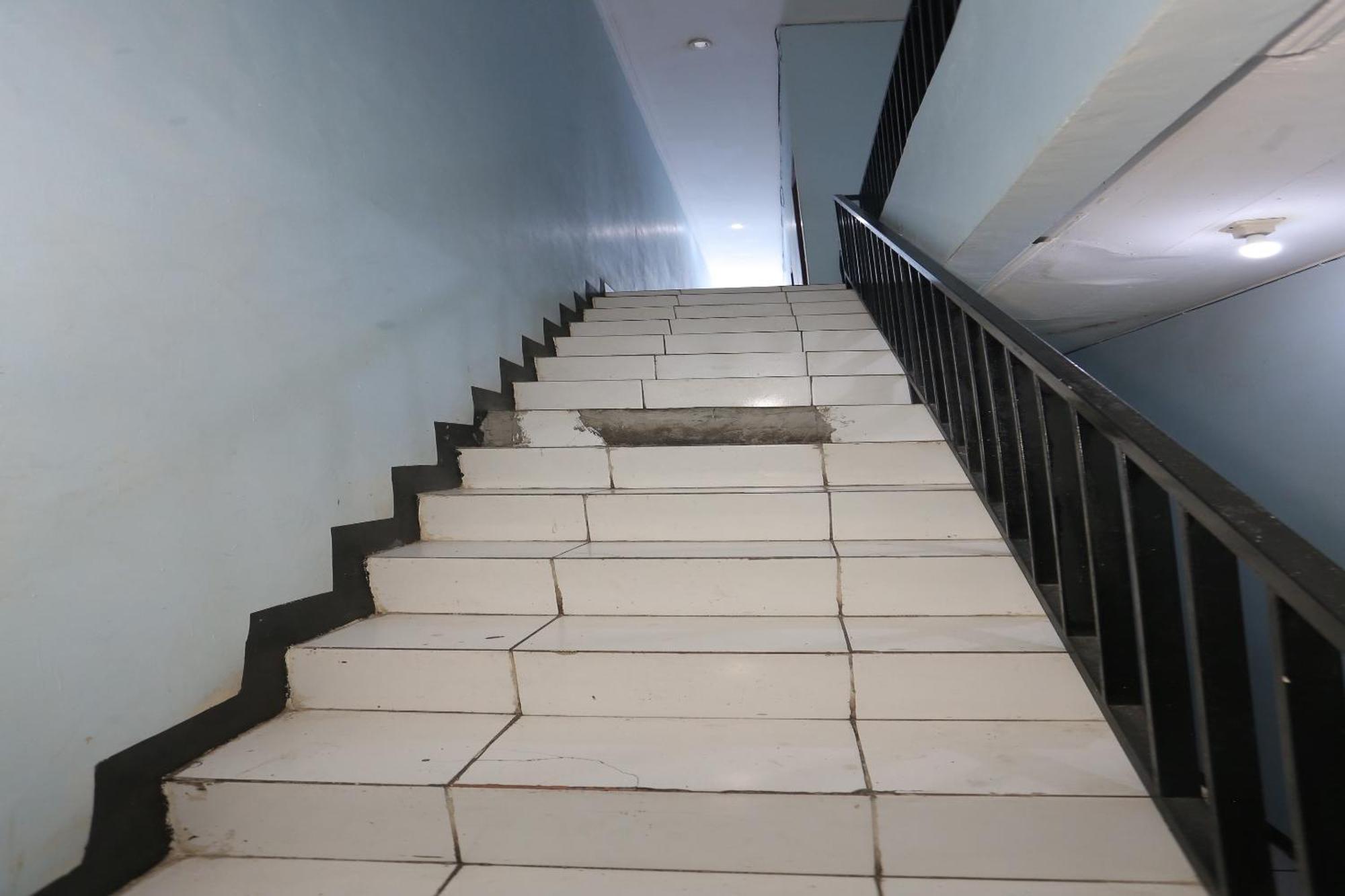 Oyo 93584 Rukotel South Tangerang Luaran gambar
