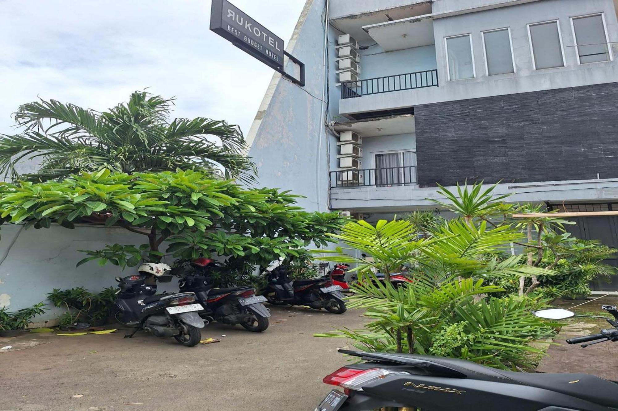 Oyo 93584 Rukotel South Tangerang Luaran gambar